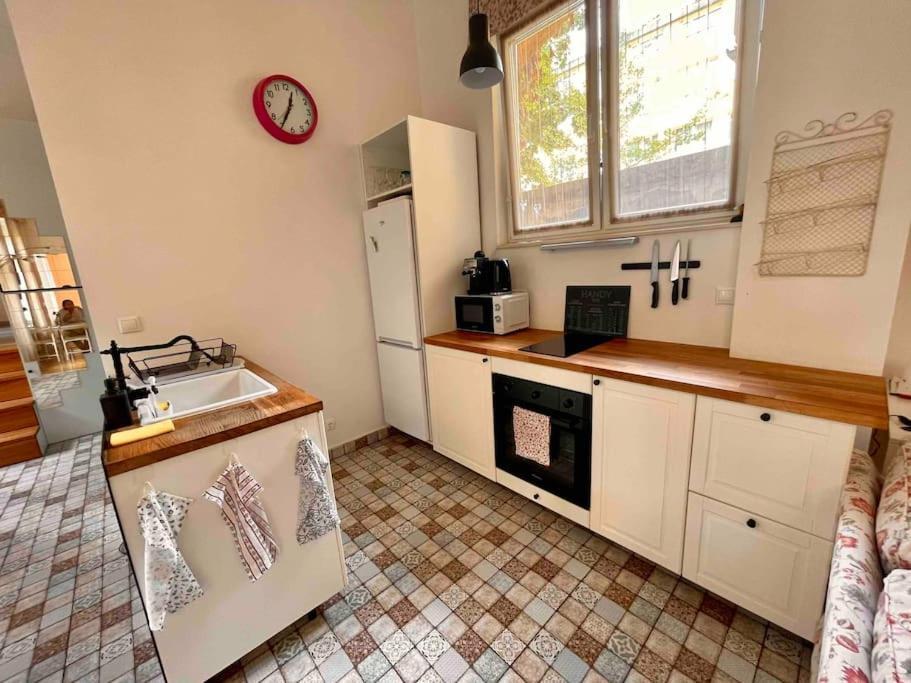 בודפשט Knezits Spacious Ac Terrace Free Parking מראה חיצוני תמונה