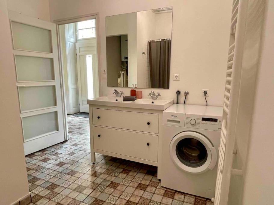 בודפשט Knezits Spacious Ac Terrace Free Parking מראה חיצוני תמונה